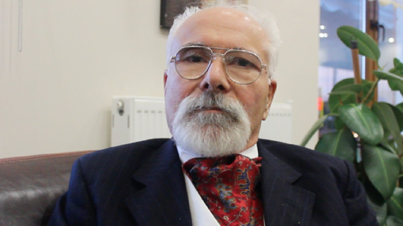 Emre Kongar, 'Ramazan-Şeker Bayramı' tabirlerini hükümete bağladı