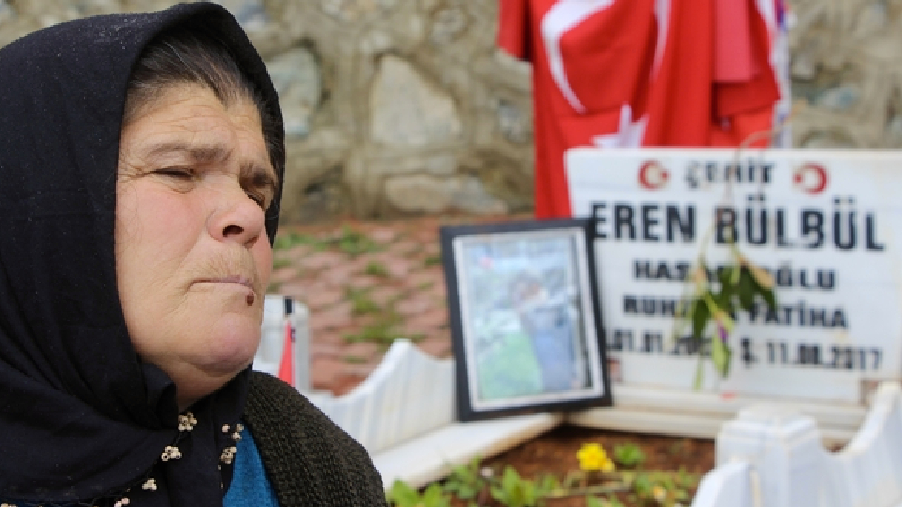 Eren'in annesi Ayşe Bülbül'den, İmamoğlu'na fotoğraf tepkisi: Demek ki evladıma üzülmedi