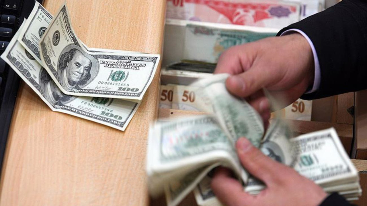 Dolar/TL kuru 15,66 TL'yi aştı