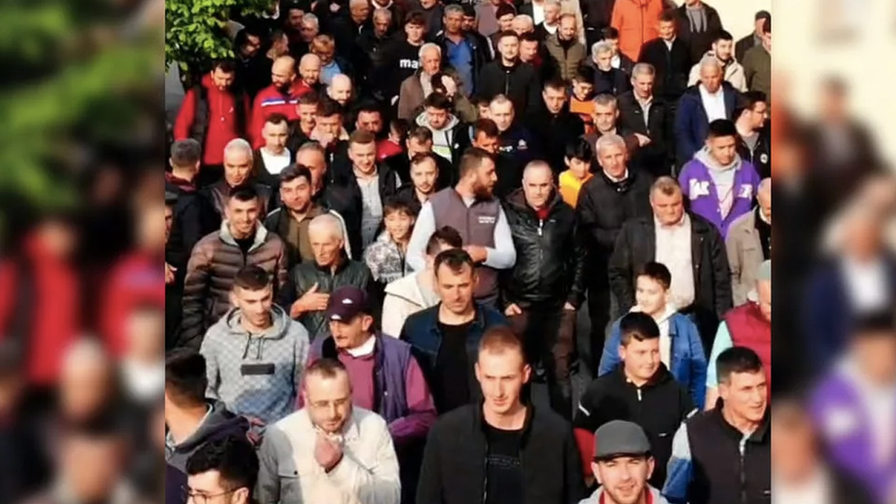 Her bayram geleneksel olarak yapılıyor... 1 kilometrelik kuyruk oluştu