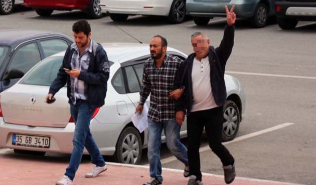 Şehitlere hakaret etmişti! Gözaltına alınan hain işte böyle poz verdi...
