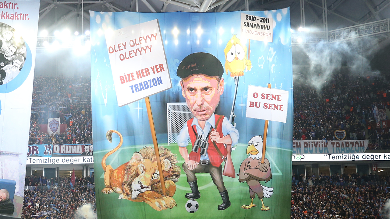 Fenerbahçe, Trabzonspor'un pankartı için suç duyurusunda bulundu
