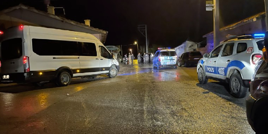 Kayınpederinin evinde pompalı ile ateş açtı, polise silah doğrulttu