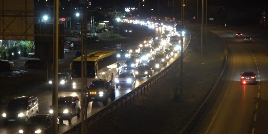 "Kilit kavşak" Kırıkkale'de trafik yoğunluğu!