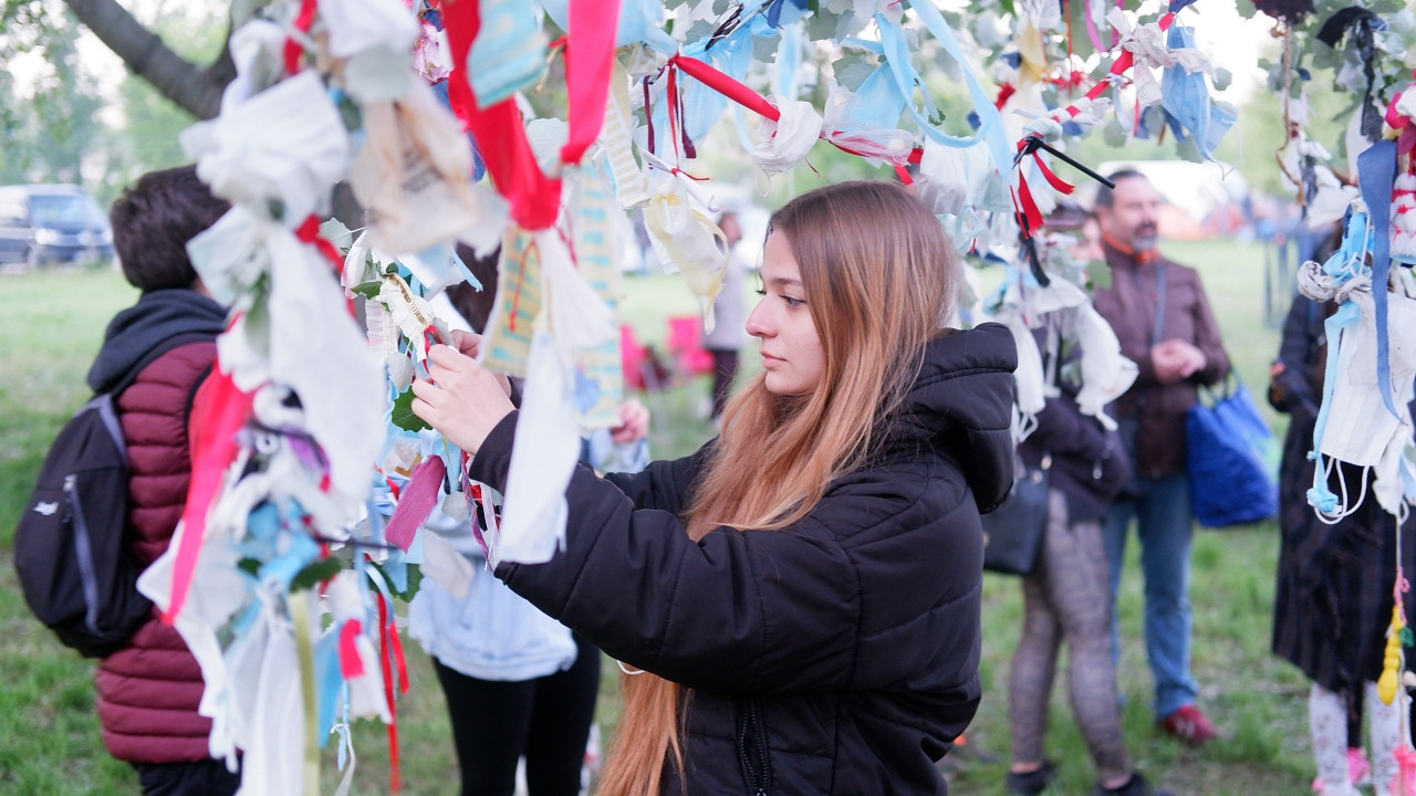 On binlerce kişi Edirne'ye akın etti: Kakava Hıdırellez şenlikleri sabaha kadar sürdü!