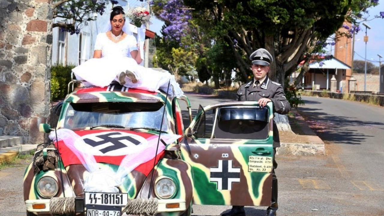 Meksika'da bir çift 'Nazi askeri' temalı düğün yaptı!