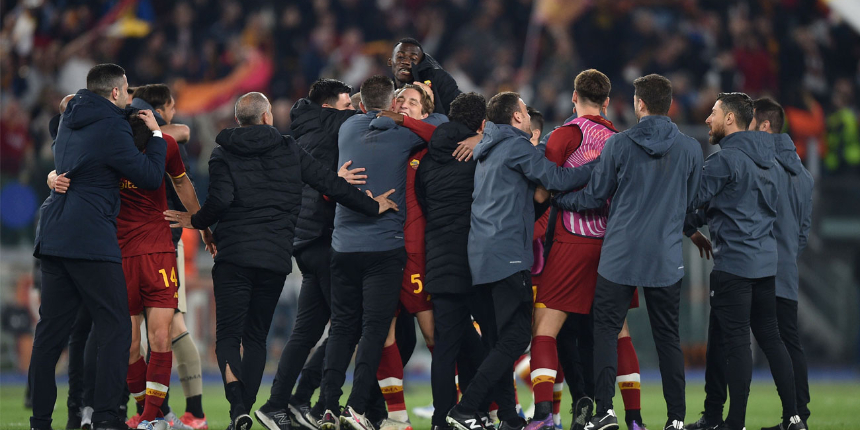 Roma'nın finale kalması sonucu tarihe geçen Jose Mourinho, maçtan sonra gözyaşlarına hakim olamadı