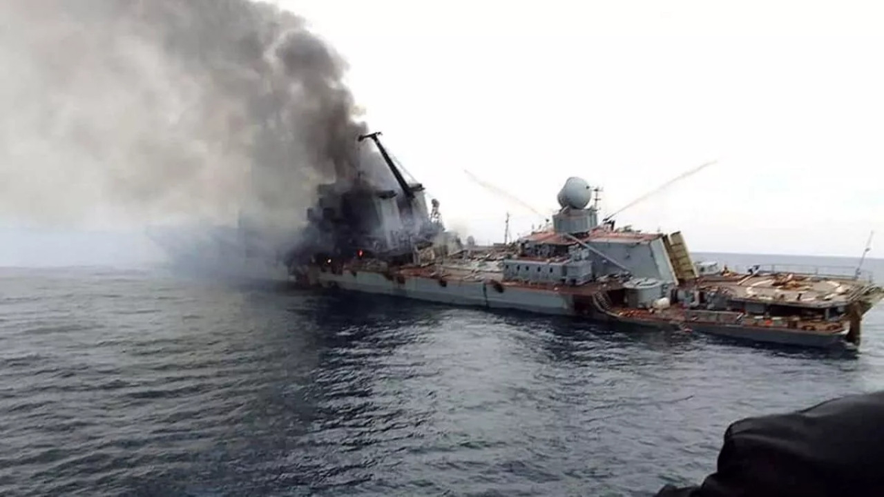 Rusya'yı kızdıracak iddia: Moskova kruvazörü ABD'nin verdiği istihbarat üzerine batırıldı!