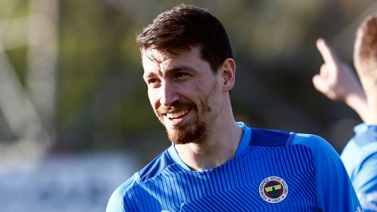 Fenerbahçe'nin başarılı orta sahası Mert Hakan Yandaş'a CSKA Moskova kancası