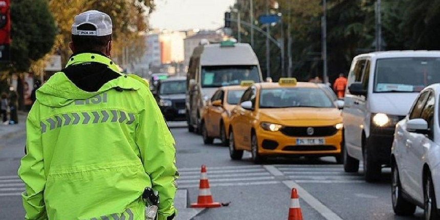 Trabzonspor'un şampiyonluk kutlamaları nedeniyle İstanbul'da bazı yollar trafiğe kapatılacak