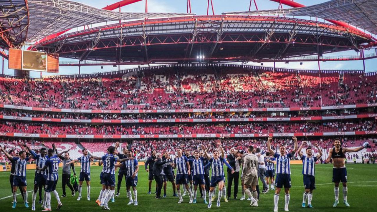 Portekiz Süper Ligi'nde Porto, ezeli rakibi Benfica'nın sahasında 30. şampiyonluğunu ilan etti