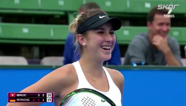 Andrea Petkovic yağmur arası verilen karşılaşmaya dansıyla damga vurdu!