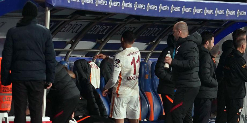 Başakşehir- Galatasaray maçında yerini Bafetimbi Gomis'e bırakan Mostafa Mohamed'den şok tepki