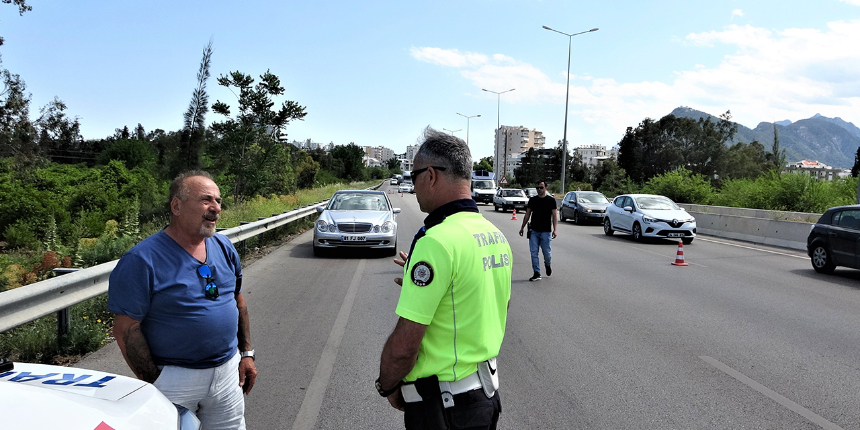 Sivil polisin yakaladığı korsan taksiciye ceza yağdı: "Yardımseverliğin cezasını çekiyorum" dedi