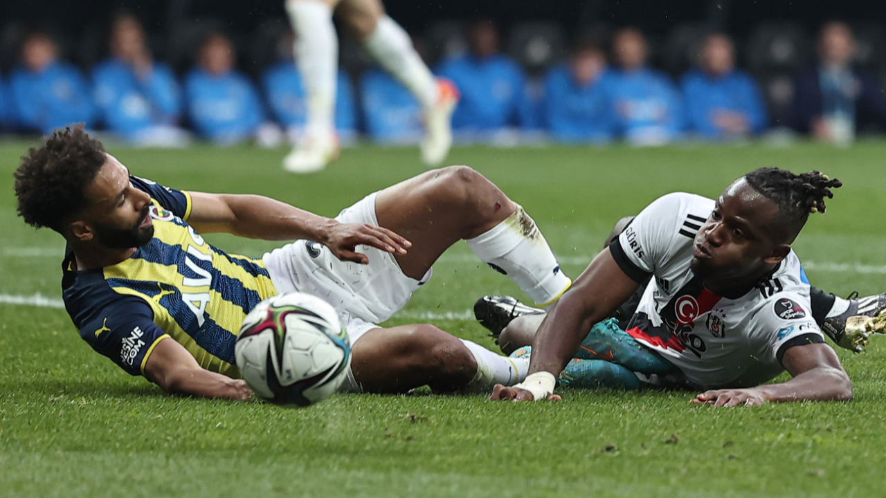 Fenerbahçe derbisinde penaltı kaçıran Michy Batshuayi, oyundan çıkınca direkt soyunma odasına gitti