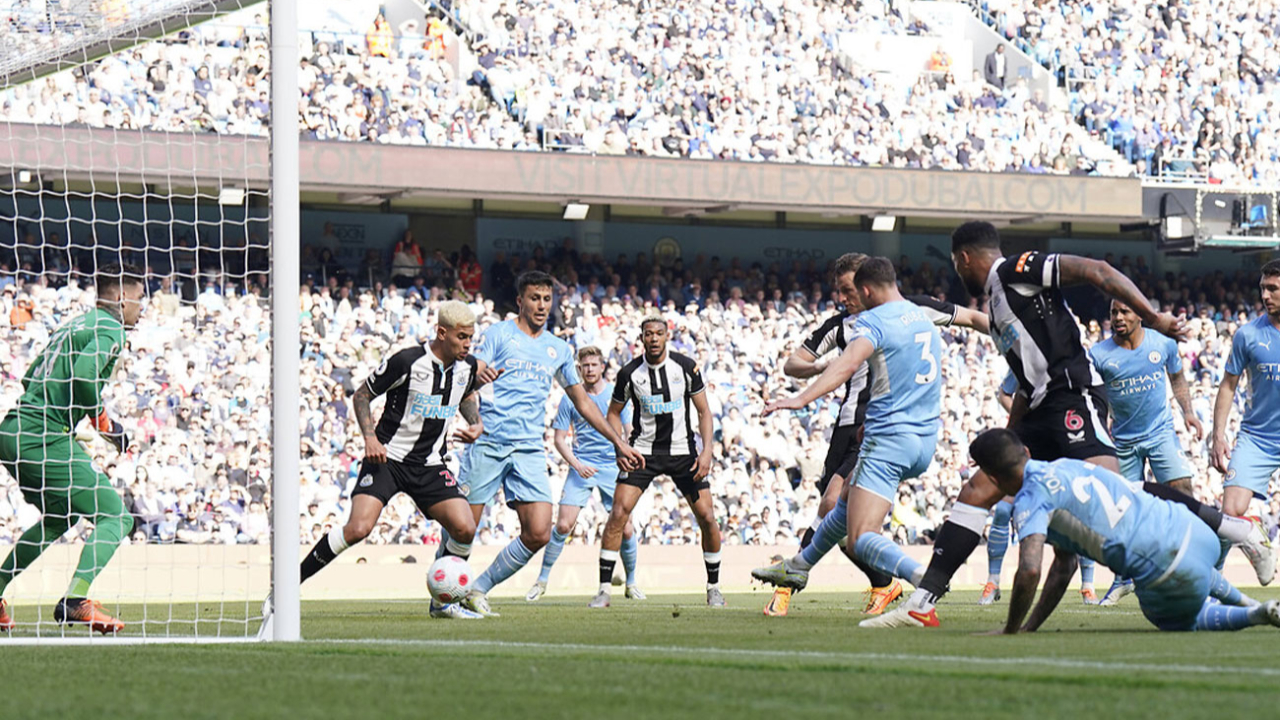 Manchester City, Premier Lig'deki şampiyonluk yarışında son 3 maça 3 puan avantajla girdi
