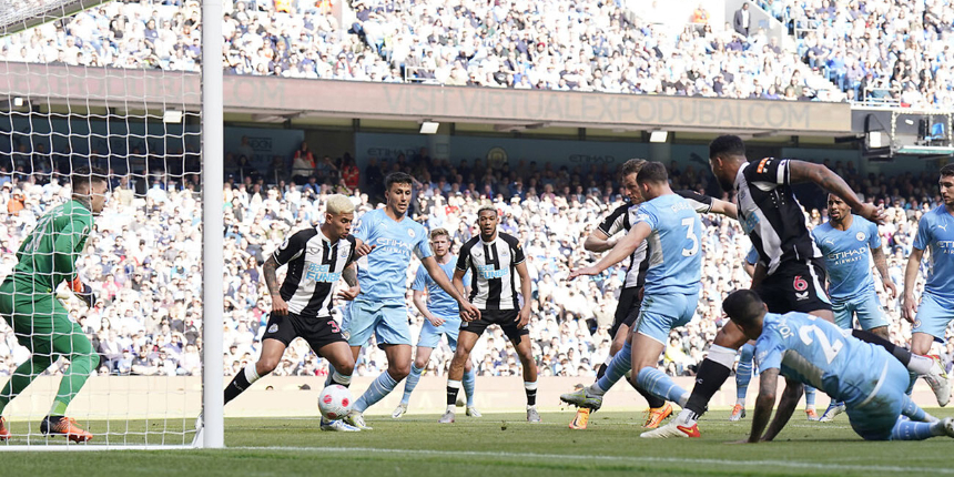Manchester City, Premier Lig'deki şampiyonluk yarışında son 3 maça 3 puan avantajla girdi
