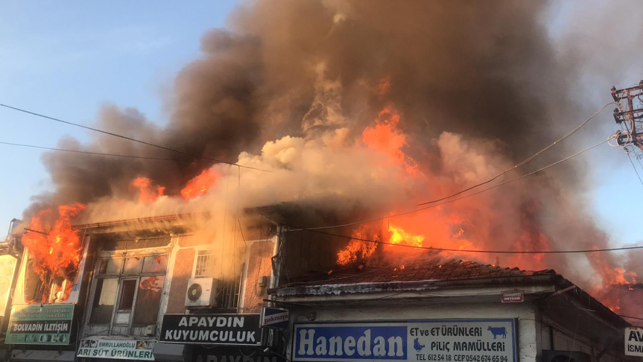 Afyonkarahisar’da yangın paniği: 15 iş yeri kullanılamaz hale geldi!