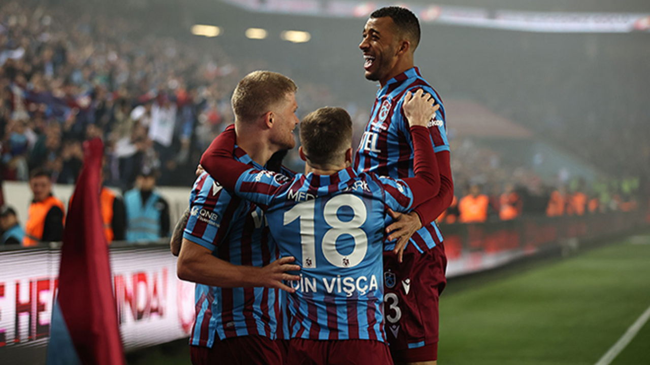 Süper Lig'de şampiyonluğu göğüsleyen Trabzonspor'da sıradaki hedef Ziraat Türkiye Kupası!