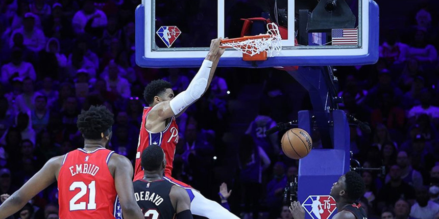 NBA'de yarı final maçlarında Philadelphia 76ers ve Dallas Mavericks, serilerinde eşitliği yakaladı