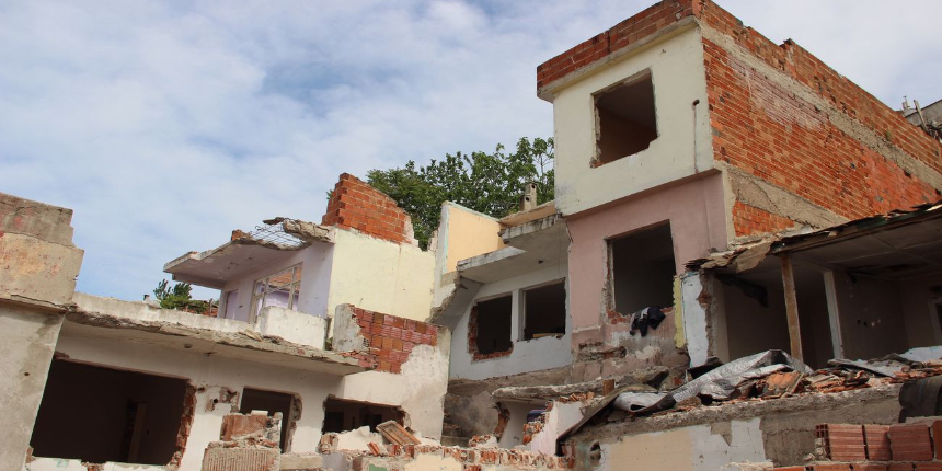 Binlerce insan terk etti... Ne savaş ne deprem, bu evlere piyango vurdu