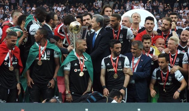 Beşiktaş şampiyonluk kupasına kavuştu!