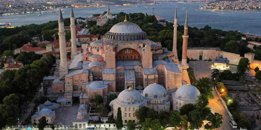 Ayasofya'da tahribat iddiasına yalanlama!