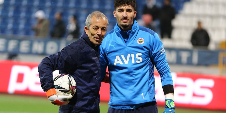 Fenerbahçe'nin başarılı kalecisi Altay Bayındır performansıyla göz dolduruyor