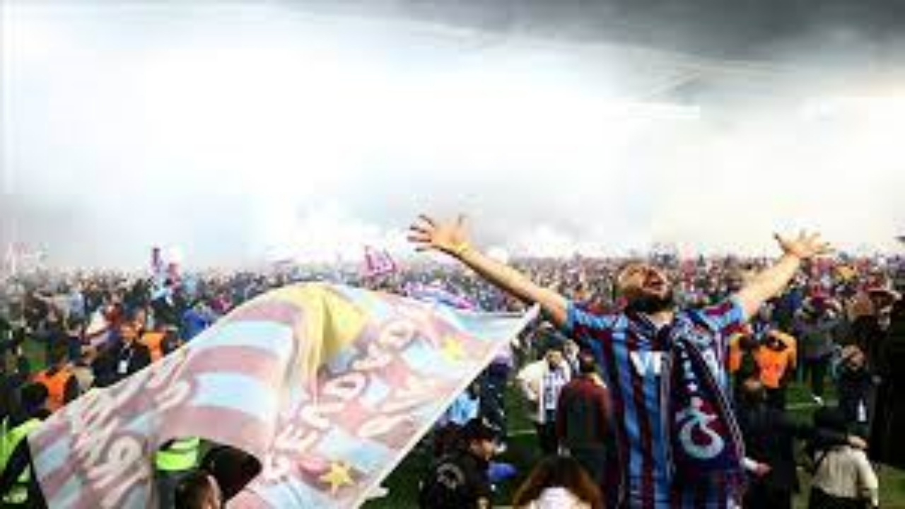 Trabzonspor taraftarı, Altay maçının bilet fiyatlarına isyan etti