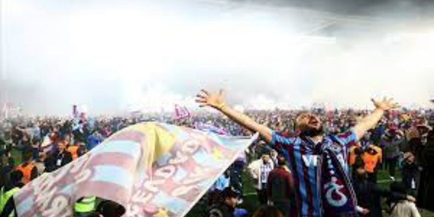 Trabzonspor taraftarı, Altay maçının bilet fiyatlarına isyan etti