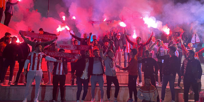 Demir Grup Sivassporlu taraftarların final coşkusu!