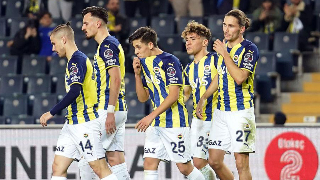 Talipleri çıkan Fenerbahçeli futbolcu Dimitris Pelkas ile yollar ayrılıyor! 12 milyon Euro reddedilmişti
