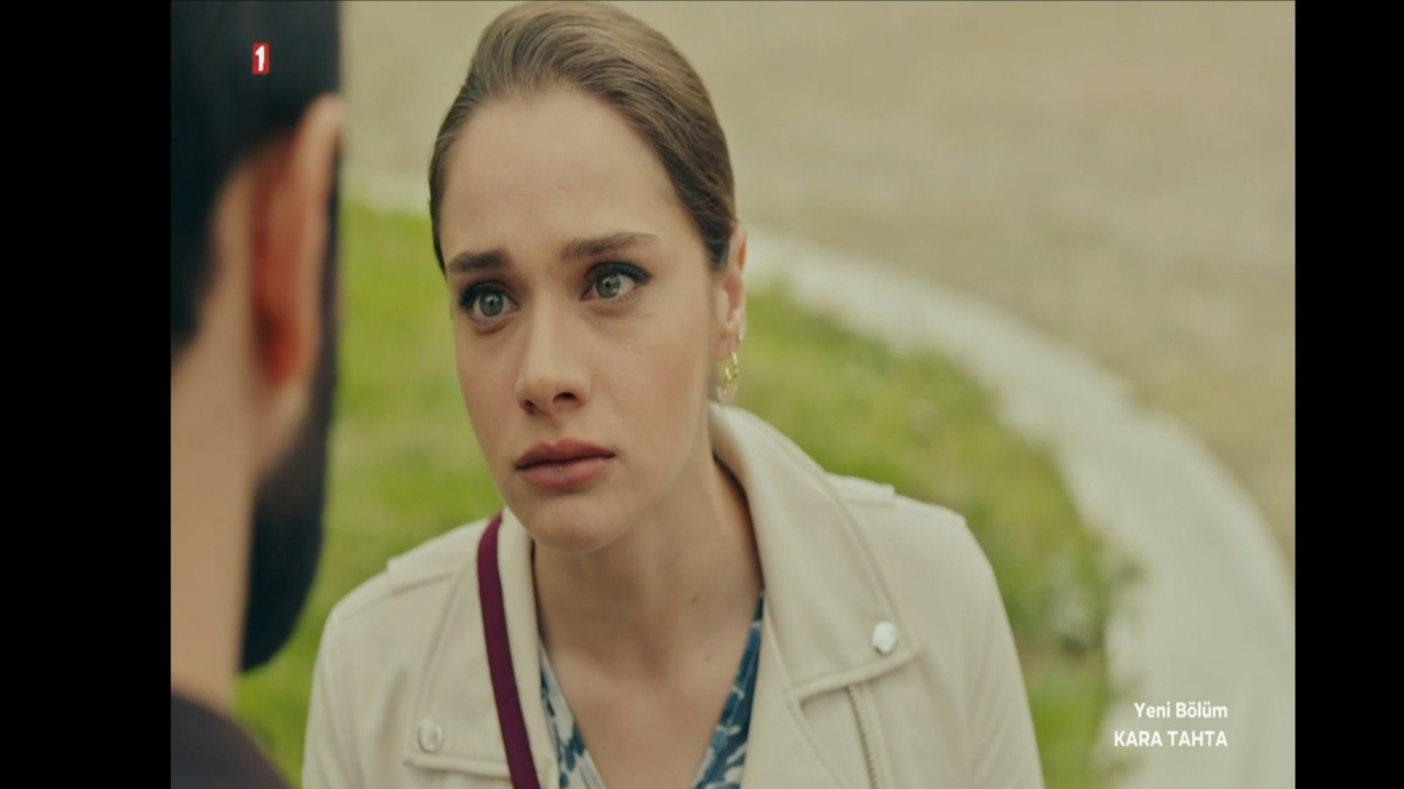 Kara Tahta Dizisinde Miray Daner'den Kadın Cinayeti Mesajı! Alkışlanacak Performans!