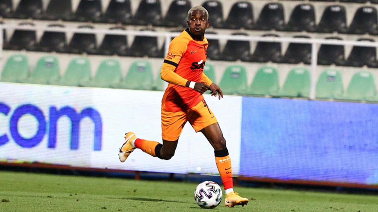 Nijeryalı yıldız futbolcu Henry Onyekuru'nun menajerinden Galatasaray yönetimine mesaj