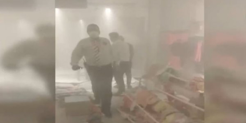Bursa'da AVM'deki bir mağazada çıkan yangın sonucu tavan çöktü: İlk görüntüler geldi!