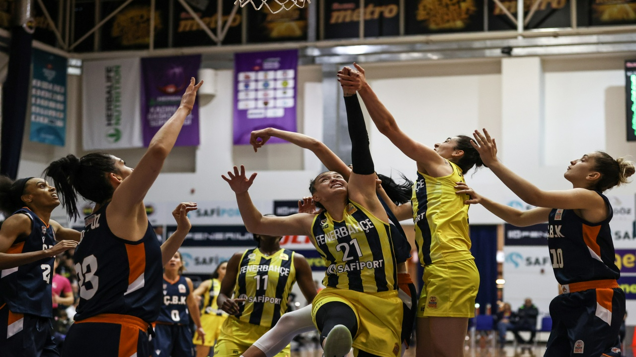 Fenerbahçe Safiport final serisinde öne geçti