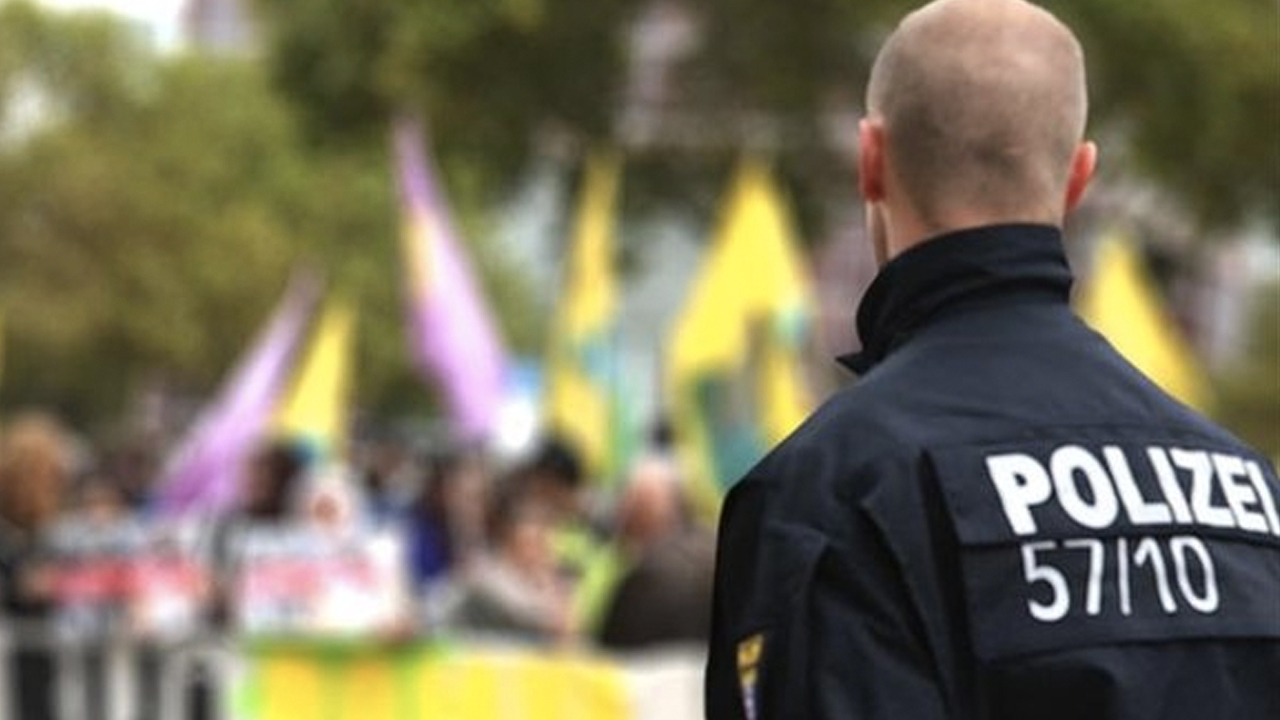 İsveç'ten teröre bir destek daha! Türkiye'nin iadesini istediği teröristlere vatandaşlık verdiler