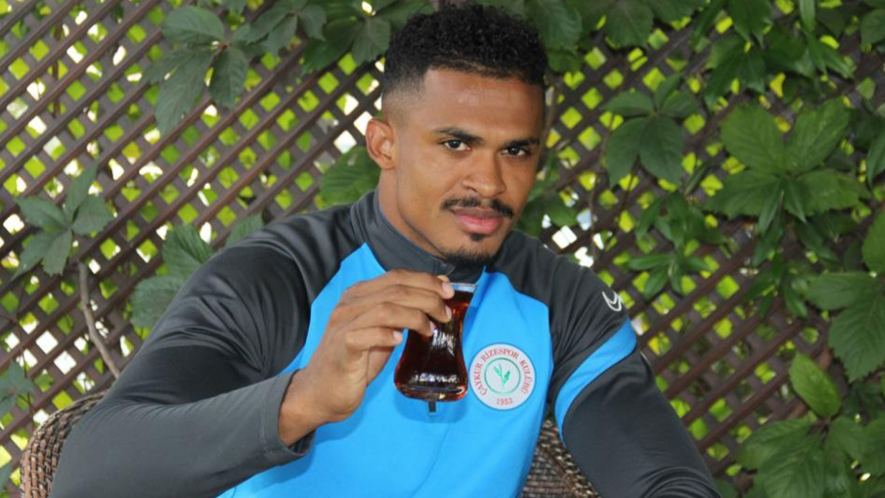 Süper Lig ekiplerinden Çaykur Rizespor, Fabricio Baiano ayrılığını resmen duyurdu