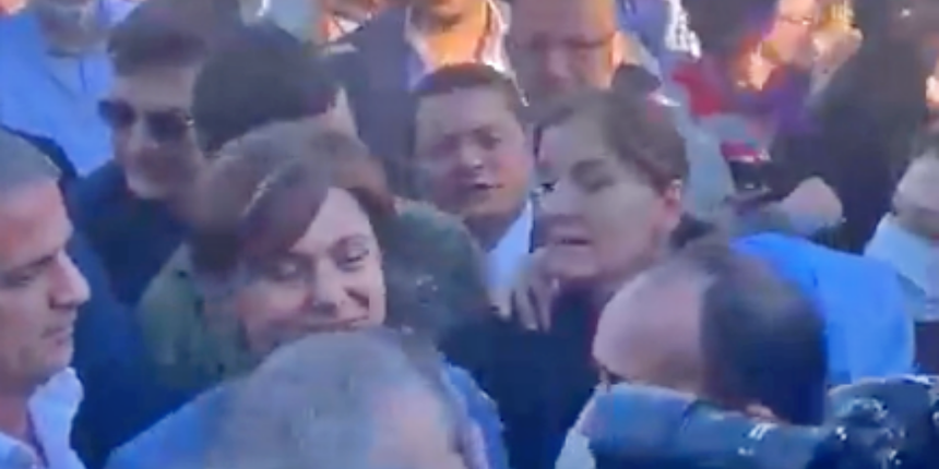 Kılıçdaroğlu çağrı yapmıştı: Yüzlerce kişi CHP binası önünde toplandı!