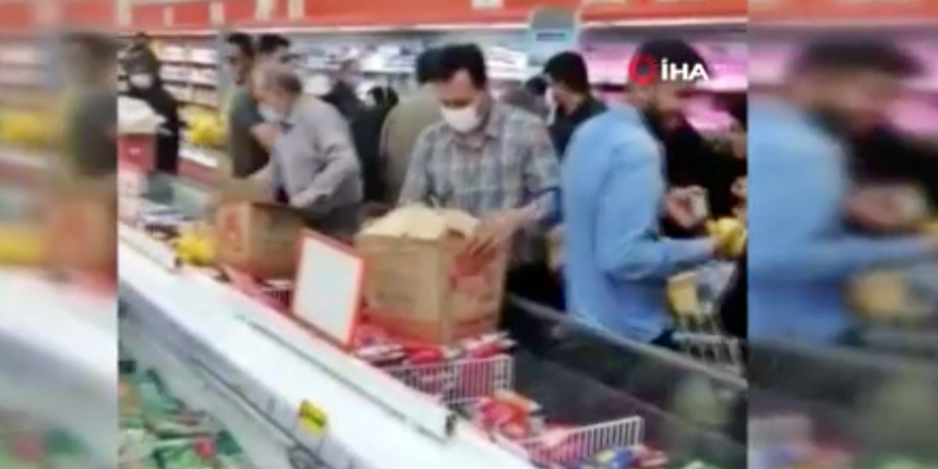 İran'da akılalmaz gıda zamları öncesi marketlerde izdiham çıktı!