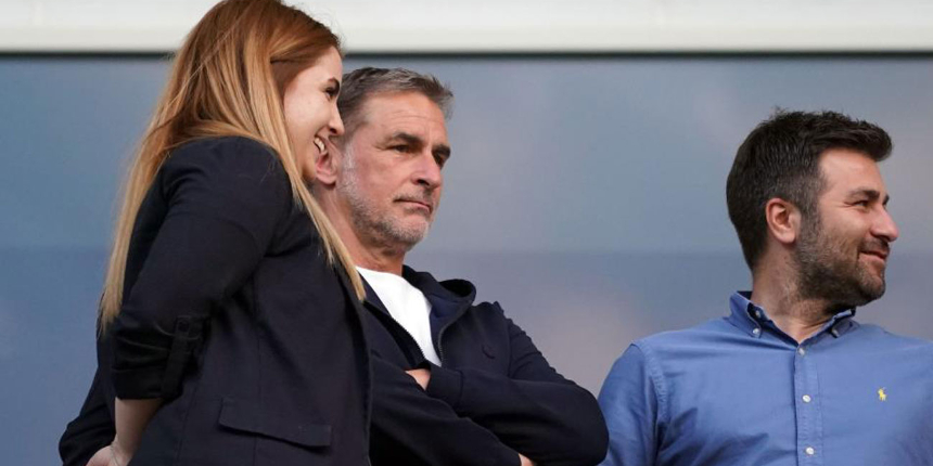 Stefan Kuntz, Kasımpaşa - Antalyaspor maçını tribünden takip etti