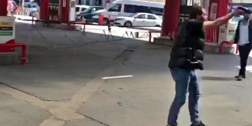 İstanbul'daki bir benzin istasyonundaki kavgada silahlar konuştu!