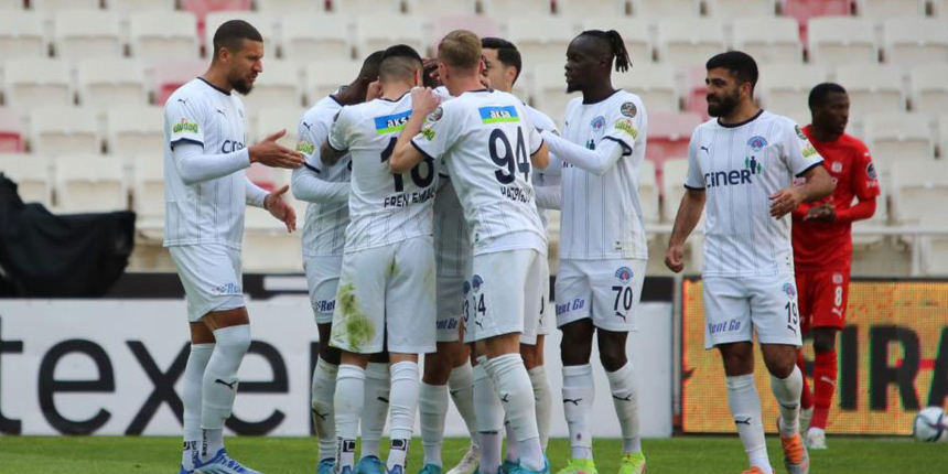 Kasımpaşa, Süper Lig maçında Antalyaspor karşısında 3 puan peşinde