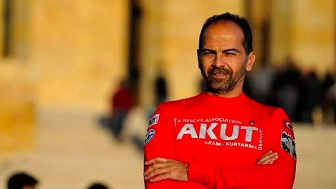 Nasuh Mahruki Kurucusu Olduğu AKUT'tan Kovuldu!