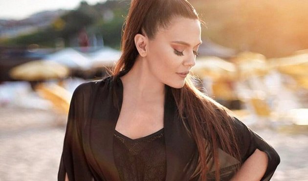 Ebru Gündeş değil Demet Akalın!