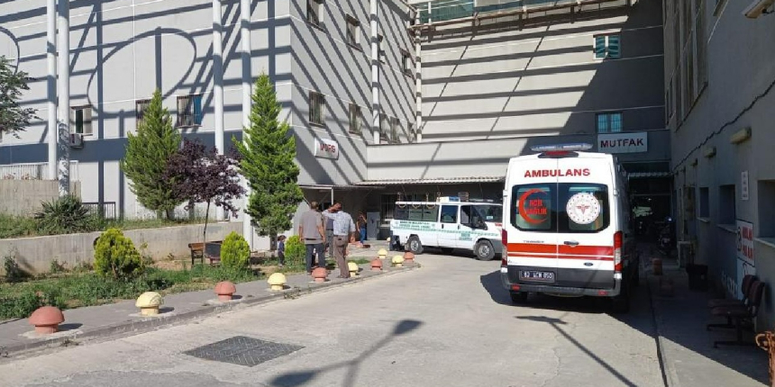 Tarladan dönerken traktörle 6 yaşındaki oğlunu ezdi!