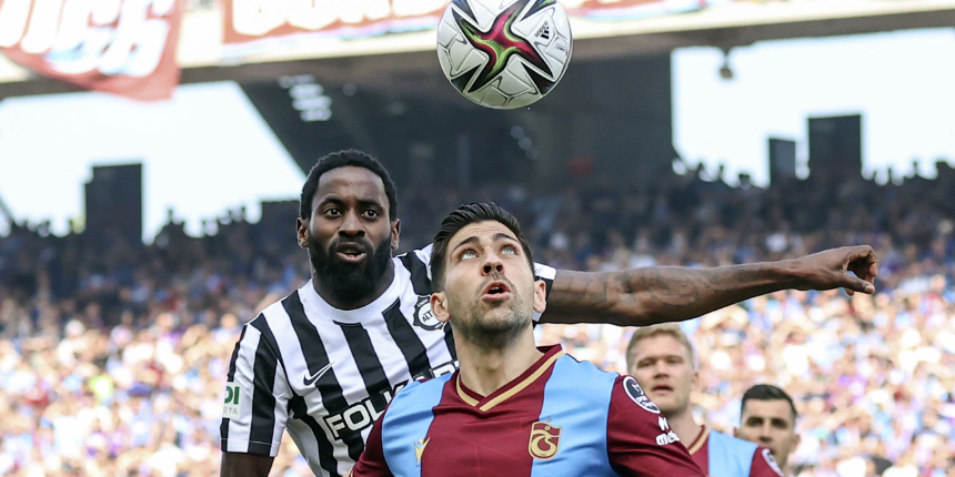 Şampiyon Trabzonspor İstanbul'da İzmir ekibi Altay'ı 2-1 mağlup etti