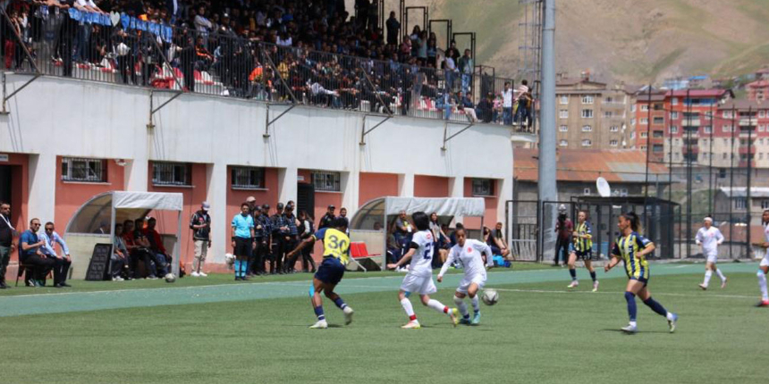 Merzan Sahası'nda oynanan Hakkarigücü - Fenerbahçe maçında kazanan olmadı