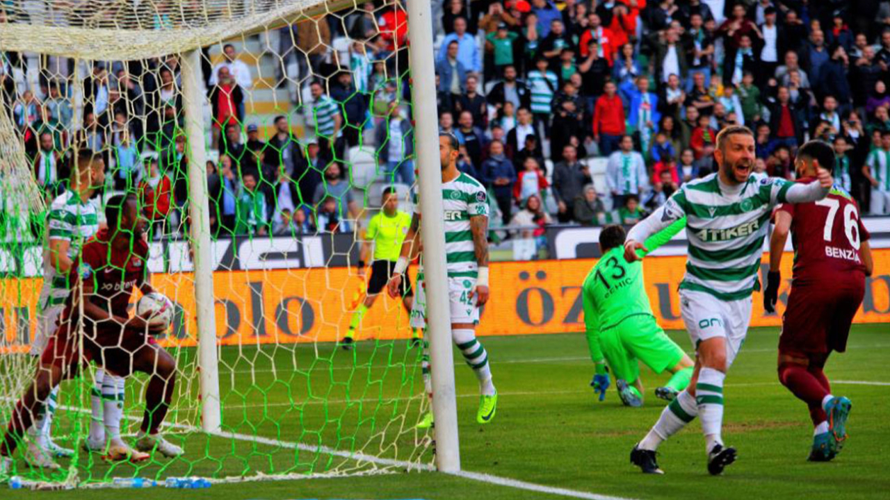 Hatayspor'u yenen Konyaspor, Şampiyonlar Ligi umudunu son haftaya taşıdı