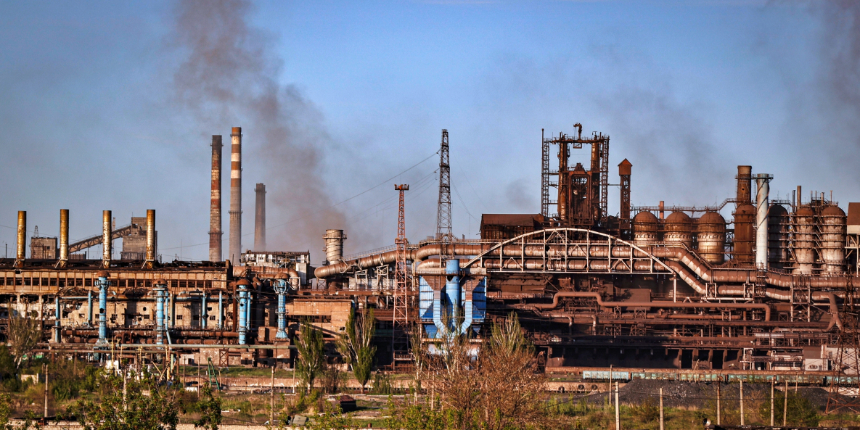 Rusya’nın Azovstal fabrikasına fosfor bombası ile saldırı düzenlediği iddia edildi